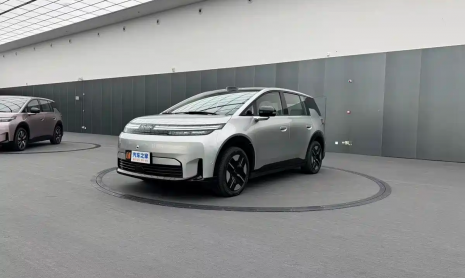 Представлены эскизы дизайна GAC Aion N60: работа бывшего дизайнера BMW Бенуа Жакоба