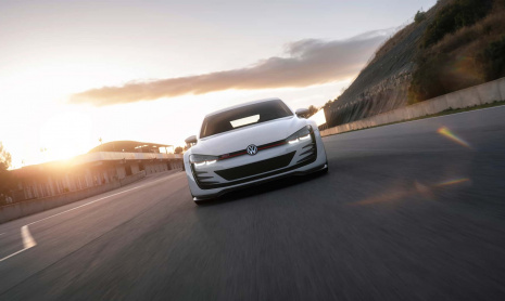 Volkswagen пересматривает модель Golf GTI, у которой в три раза больше цилиндров, чем сидений