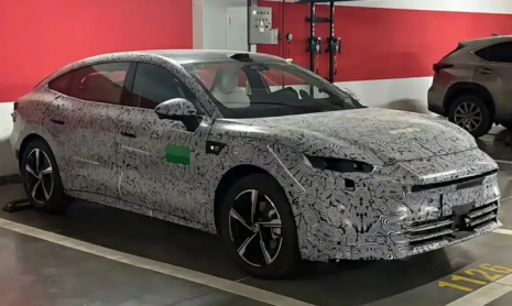 На шпионских снимках можно увидеть новый гибридный седан MG с системой LiDAR