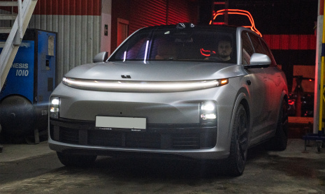 Тюнинг акустики Li Auto L7 – центральный динамик в торпедо