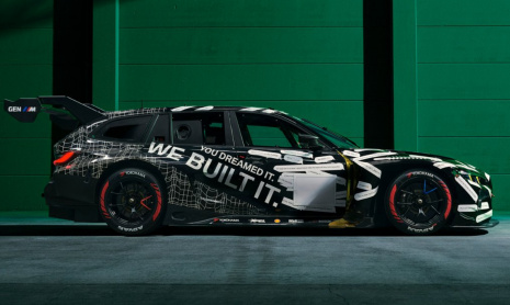 BMW представила этот универсал M3 Touring GT3 в качестве шутки. Теперь он станет гоночным