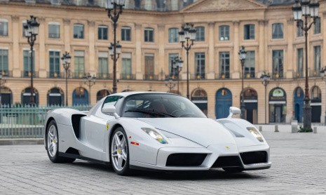 Каждый Ferrari Enzo - редкость, но этот, выставленный на продажу, всего лишь 1 из 9