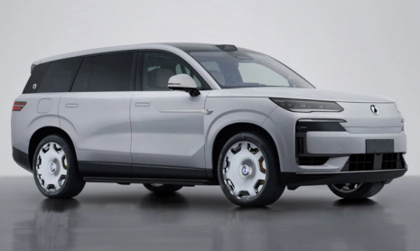 В предварительную продажу поступила модель Denza N9 PHEV Flash Charge Edition от BYD с запасом хода 420 км без подзарядки