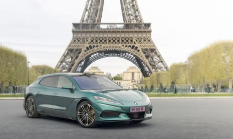 Denza Z9 GT с зарядкой от сети и запасом хода 1036 км продается в Европе по цене от 10,5 млн рублей