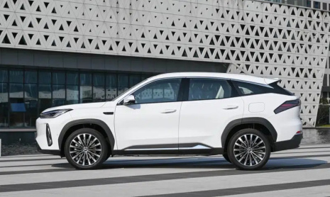 9 апреля стартуют предварительные продажи Geely Galaxy M7 с расходом топлива 3,35 л/100 км и тепловым КПД 47,26%