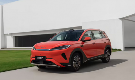 Компания BYD представляет новый Sealion 05 в вариантах EV и DM-i в преддверии презентации 20 апреля