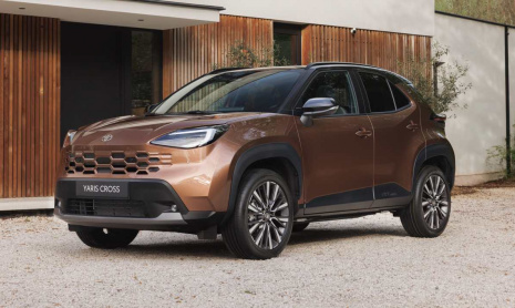 Toyota Yaris Cross полностью соответствует своему названию, благодаря новому внешнему виду