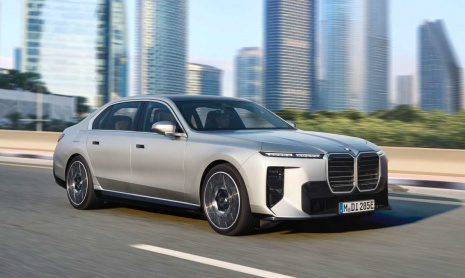 Новый рестайлинг BMW 7-й серии делает автомобиль еще более роскошным и, в некотором смысле, выглядит еще смелее, чем раньше