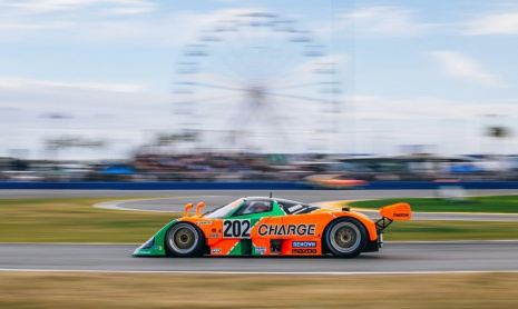 Посмотрите, как восстанавливают один из самых легендарных гоночных автомобилей Mazda Le-Mans