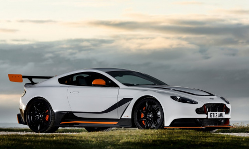 Новое видео одного из самых впечатляющих трековых спорткаров Aston Martin GT12