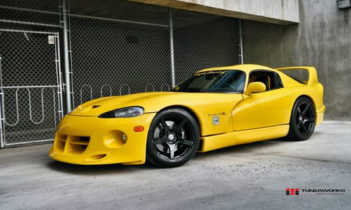Стероидный Hennessey Viper 