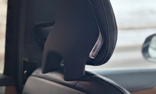 Акустические подголовники Bowers в Volvo XC90, S90, V90