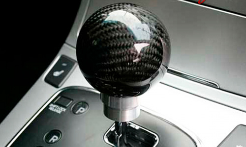 Установка рычагов КПП и ручного тормоза