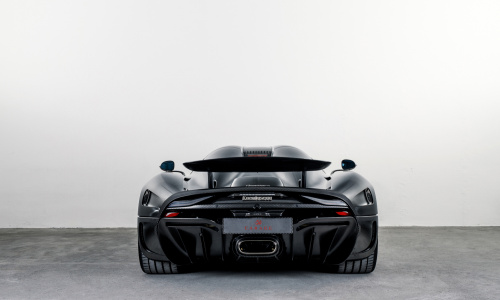 Koenigsegg представляет Koenigsegg Naked Carbon Bodywork