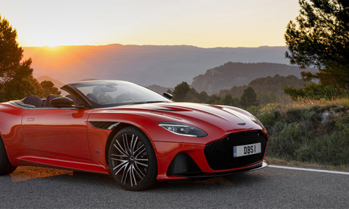 Aston Martin DBS Superleggera получает награду 