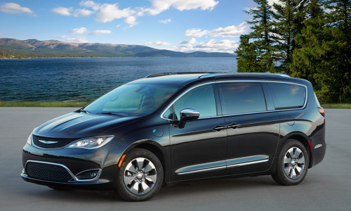 Chrysler Pacifica Hybrid удостоен престижной награды