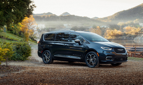 2021 Chrysler Pacifica получает престижную награду за лучший новый семейный автомобиль!