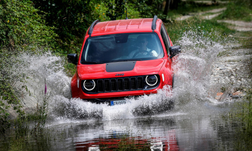 Первый электрический Jeep - это не та модель, которую мы ожидали