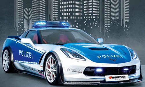 Мы бы хотели, чтобы нас сбил этот C8 Corvette Cop Car