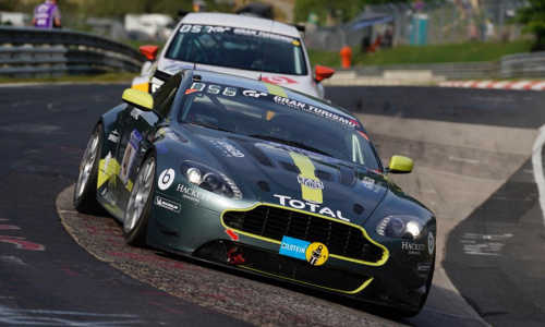 Aston Martin продает легендарные гоночные автомобили Vantage в комплекте из трёх машин