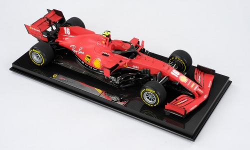 У этой модели автомобиля Ferrari F1 сумасшедшая цена