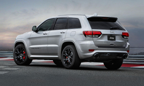 Некоторым придется заплатить почти 16 млн рублей за Jeep Grand Cherokee Trackhawk