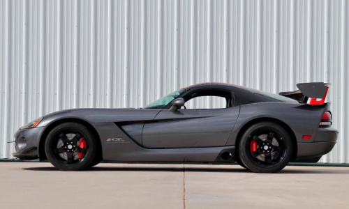 2009 Dodge Viper ACR, который почти не ездил