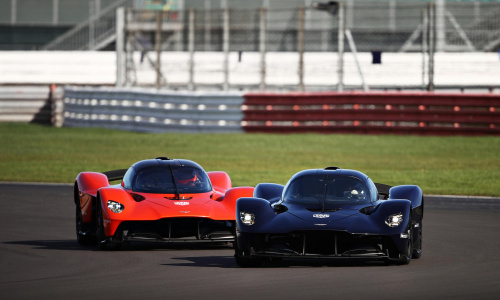 Новый хардкорный Aston Martin Valkyrie показан онлайн