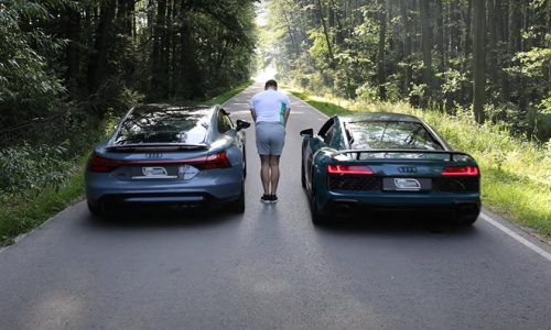Audi R8 против RS e-tron GT - прошлое против будущего