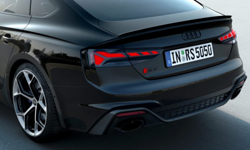 Новые Audi RS 4 и RS 5 Competition 2022 года