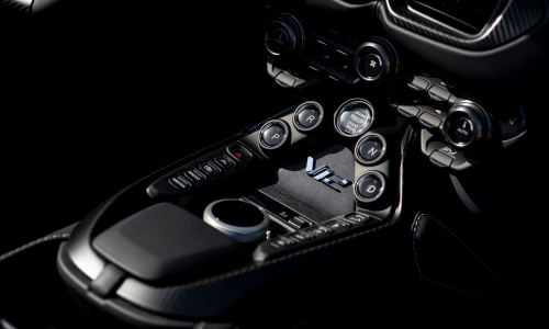 Новый Aston Martin V12 Vantage Roadster дебютирует в Пеббл-Бич с мощностью 690 л.с.