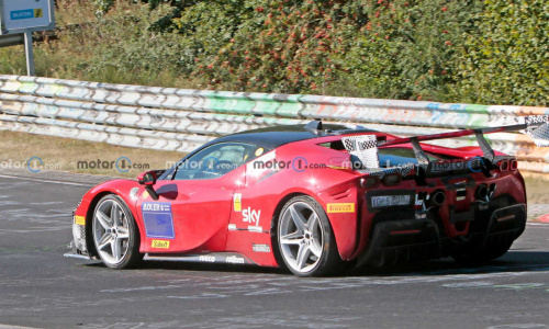 Новый гоночный болид Ferrari SF90 Challenge замечен на тестах