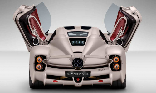 Pagani Utopia представлена как третий автомобиль марки суперкаров