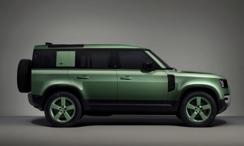 Новый Land Rover Defender 75th Limited Edition уже доступен по цене от 5.9 млн рублей