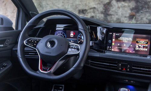 Volkswagen вернет кнопки на рулевое колесо