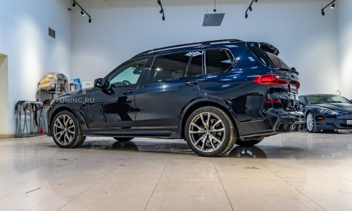 Тюнинг BMW X7 – Установка обвеса RENEGADE из карбона