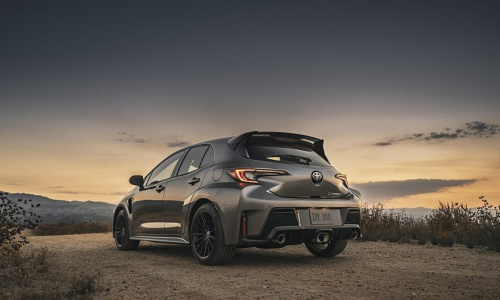 Toyota GR Corolla 2024 получит новую премиальную комплектацию с большим количеством функций