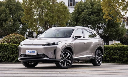 Roewe D5X PHEV выходит на рынок Китая