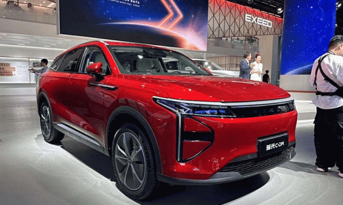 Предварительные продажи нового Chery Exeed Yaoguang с 3 электромоторами начались по цене 2,63 млн рублей