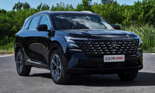 Новый Changan CS75 Plus запущен в Китае по цене от 1,6 млн рублей