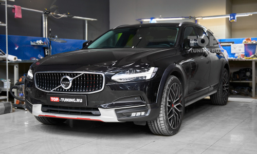 Тюнинг салона Volvo V90 – установка музыкальных подголовников Bowers & Wilkins