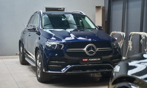 Дооснащение Mercedes GLE V167 – установка порогов-ступеней в оригинальном стиле