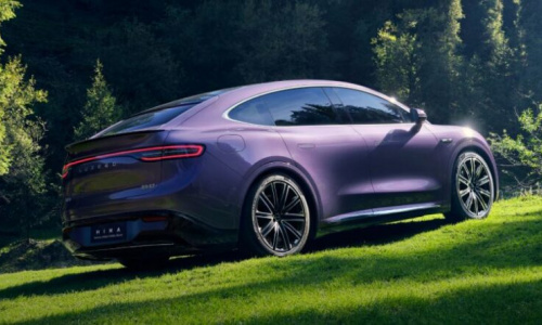 Предварительная продажа нового Luxeed R7 EREV с запасом хода 1673 км начинается с 3,8 млн рублей