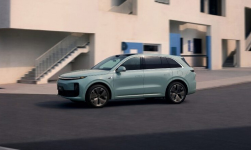 Рейтинг продаж китайских стартапов NEV - Leapmotor: 41039, Xiaomi: 28000, Nio: 23900 на апрель 2025 года