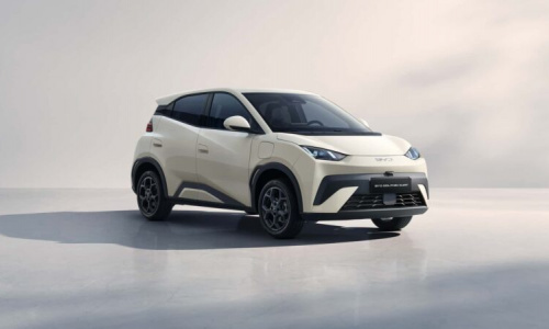 Самый продаваемый электромобиль BYD, выпущенный в Европе под названием Dolphin Surf, стоит от 1,8 млн рублей