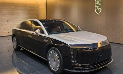 Huawei Maextro S800 появился в дилерских центрах перед запуском, была замечена тестовая модель белого цвета