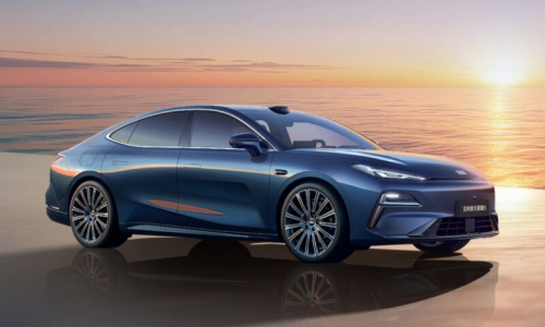 Председатель правления Geely: “Мы не собираемся отказываться от газовых двигателей”.