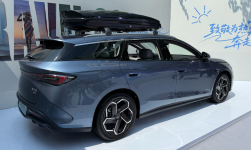 Универсал BYD Seal 06 DM-I выпущен в Китае с запасом хода 2000 км за 1,2 млн рублей