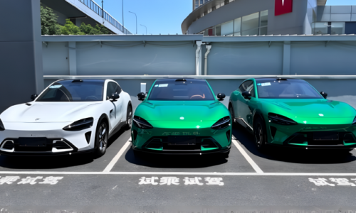 Xiaomi увеличивает выпуск YU7, в то время как конкуренты предлагают новые стимулы для перехода на новые модели