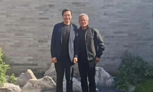 Руководители Nvidia и Xiaomi сфотографировались с SU7 Ultra перед официальным визитом в Пекин